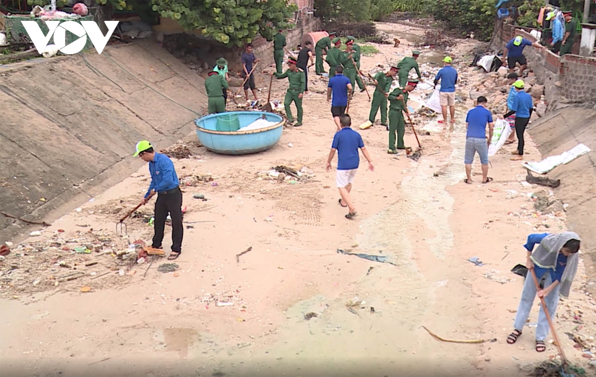 Đảo Thanh niên xanh không rác thải nhựa
